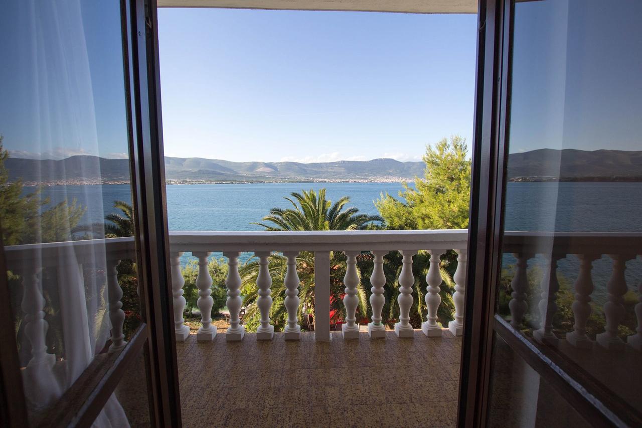 Apartments David - 20M From The Beach With Parking Trogir Extérieur photo