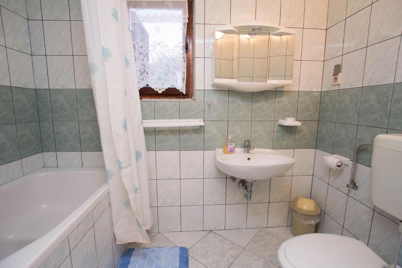 Apartments David - 20M From The Beach With Parking Trogir Extérieur photo