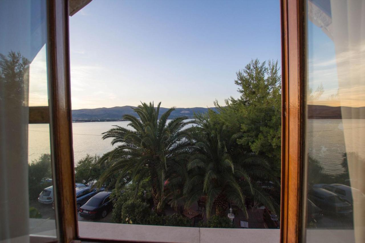 Apartments David - 20M From The Beach With Parking Trogir Extérieur photo
