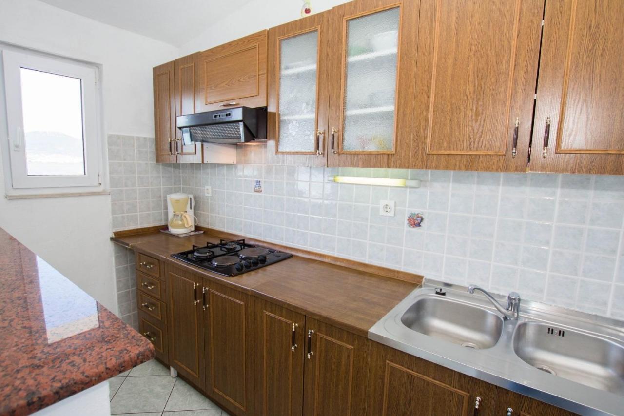 Apartments David - 20M From The Beach With Parking Trogir Extérieur photo